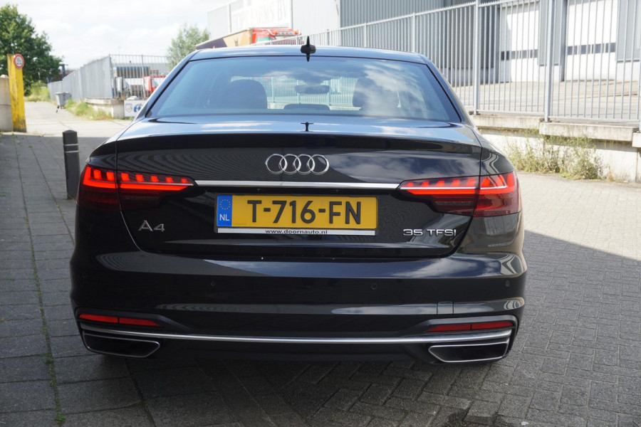 Audi A4 Limousine 35 TFSI 150PK Virtual Cockpit/Sportstoelen Dealeronderhouden/All-Seasonbanden.