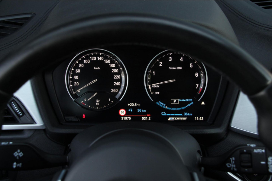 BMW X1 XDrive25e eDrive | M-sport | Pano | Trekhaak | Leder