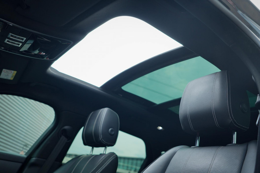 Land Rover Range Rover Velar 2.0 Turbo AWD R-Dynamic SE / Pano / Leder