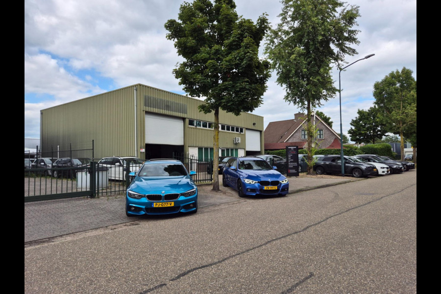 BMW 3 Serie Touring M Sport Edition Dig. Teller Apple CarPlay Panorama LED Leder NAP Navi Pro GR Dealer onderhouden
