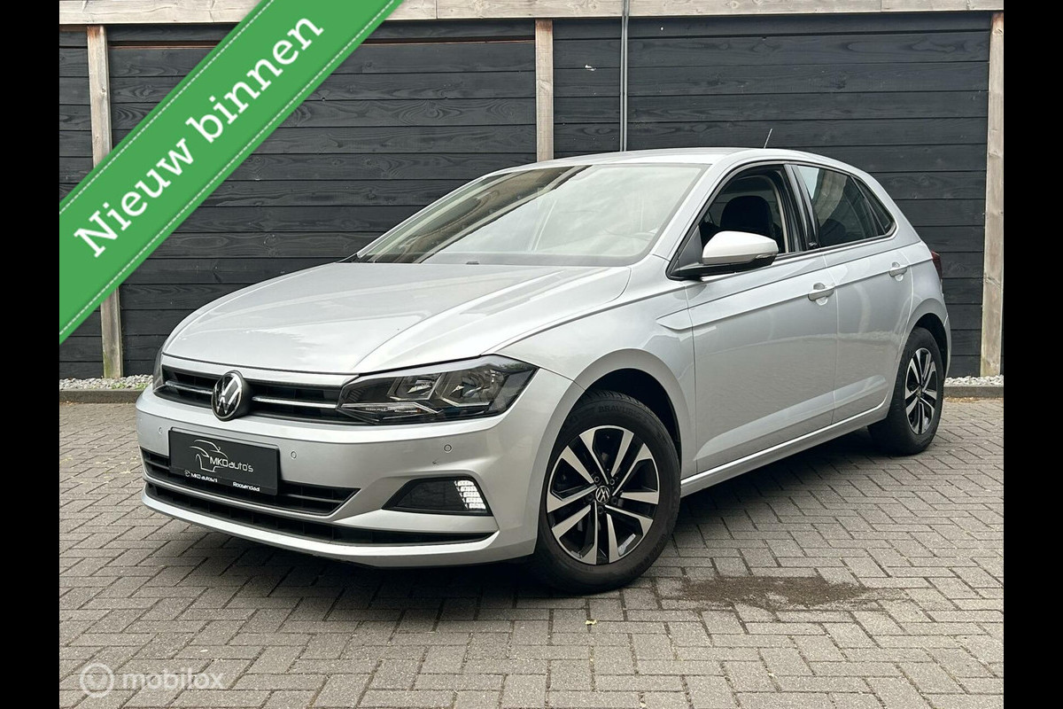Volkswagen Polo 1.0 TSI 95 PK United FM nav / carplay / LM / 52.107 KM 1e eig. Volkswagen Polo 1.0 TSI 95 PK United FM nav / carplay / LM / 52.107 KM 1e eig.