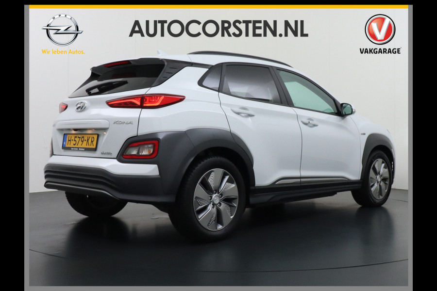 Hyundai Kona 64kWh EV AUT.204pk Krell®-Audio Grootste ACCU Adaptieve Cruise Control Camera Navi Apple Carplay Android Auto Head-Up Display Ec Led Blindspot Monitoring LaneAssist Subwoofer Voorruit verwarmbaar Bluetooth Privacy Glas Lmv 17" Fashion 1e Eigenaar Nieuwprijs €44.210,-