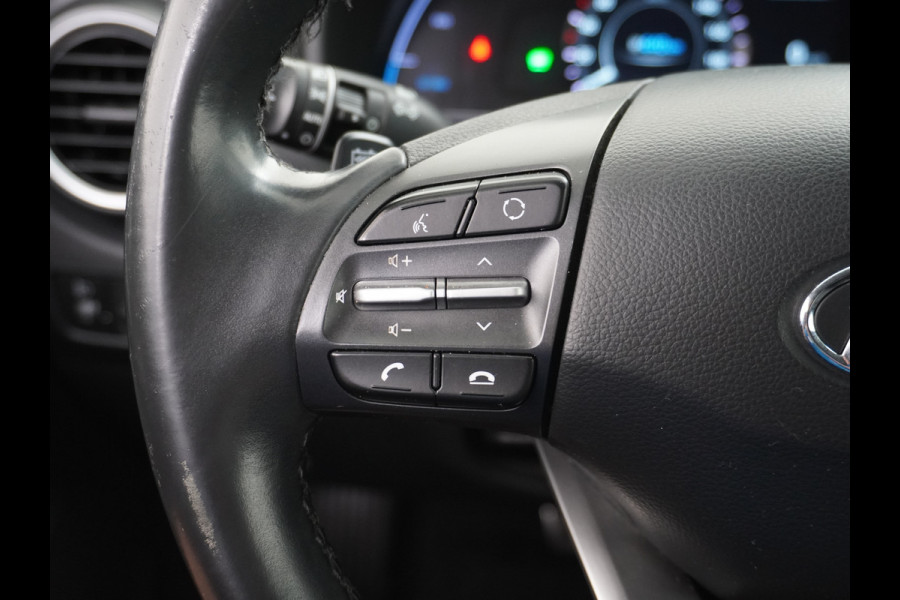Hyundai Kona 64kWh EV AUT.204pk Krell®-Audio Grootste ACCU Adaptieve Cruise Control Camera Navi Apple Carplay Android Auto Head-Up Display Ec Led Blindspot Monitoring LaneAssist Subwoofer Voorruit verwarmbaar Bluetooth Privacy Glas Lmv 17" Fashion 1e Eigenaar Nieuwprijs €44.210,-