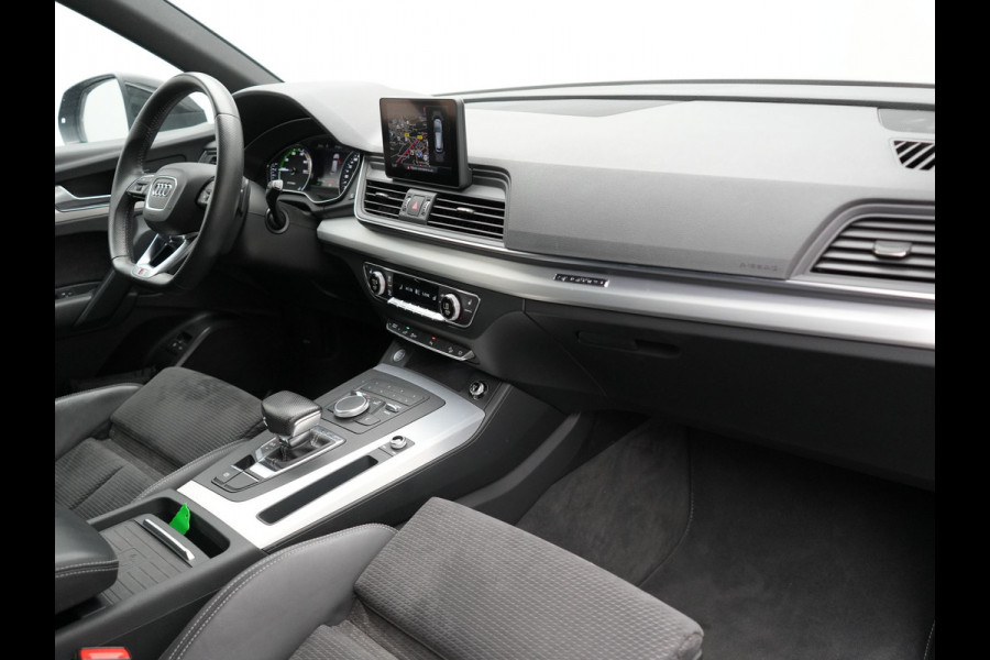 Audi Q5 55 TFSI e Quattro S Line Plug In Hybrid 367pk PHEV | Adaptive Cruise | Alcantara Sportstoelen Massage | 20"L.M | Keyless | DAB | Navi | Stoelverwarming | El. Achterklep |