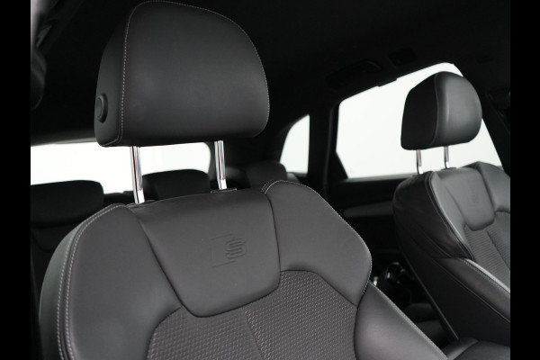 Audi Q5 55 TFSI e Quattro S Line Plug In Hybrid 367pk PHEV | Adaptive Cruise | Alcantara Sportstoelen Massage | 20"L.M | Keyless | DAB | Navi | Stoelverwarming | El. Achterklep |