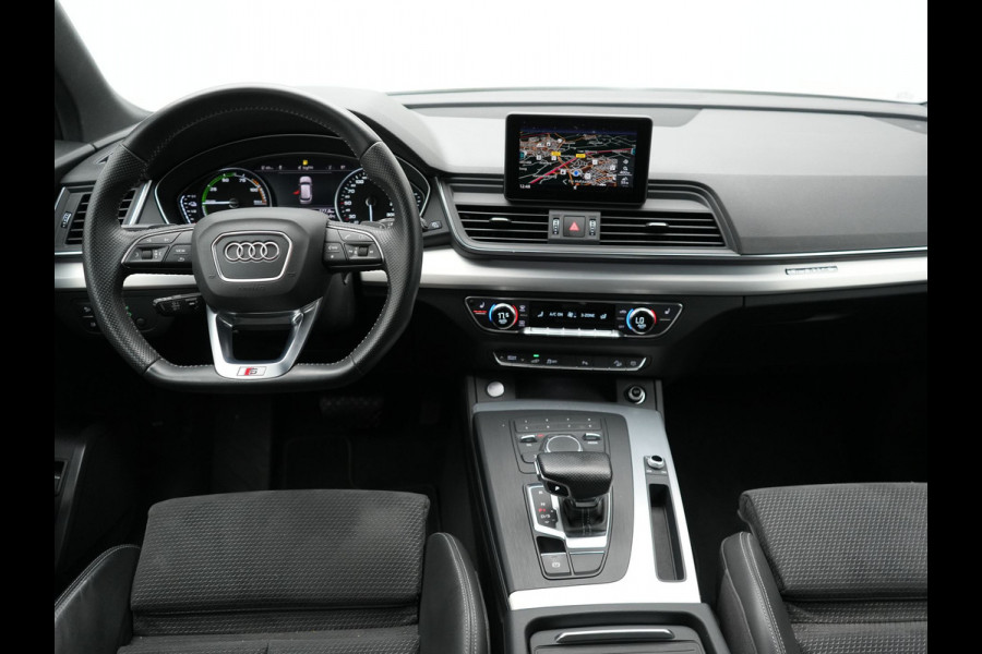 Audi Q5 55 TFSI e Quattro S Line Plug In Hybrid 367pk PHEV | Adaptive Cruise | Alcantara Sportstoelen Massage | 20"L.M | Keyless | DAB | Navi | Stoelverwarming | El. Achterklep |