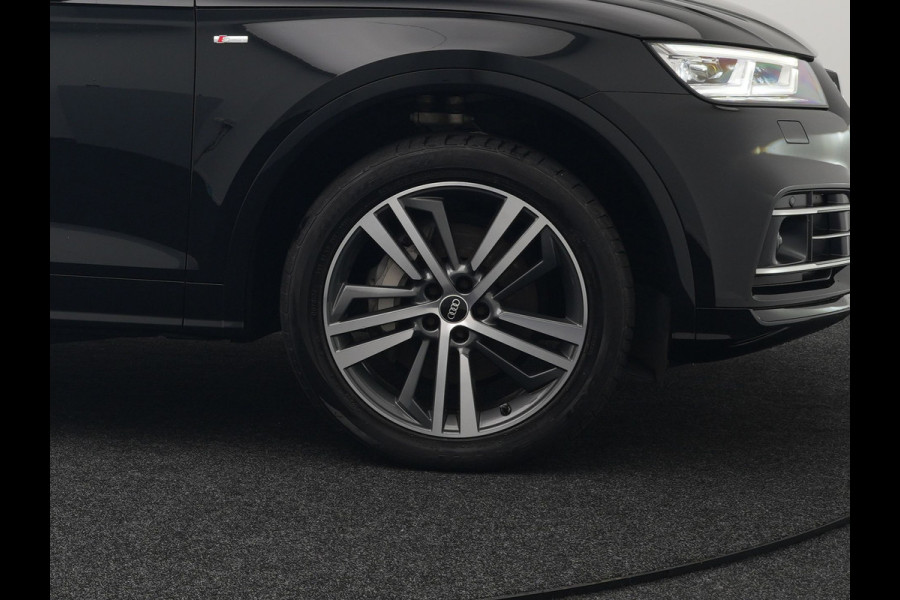 Audi Q5 55 TFSI e Quattro S Line Plug In Hybrid 367pk PHEV | Adaptive Cruise | Alcantara Sportstoelen Massage | 20"L.M | Keyless | DAB | Navi | Stoelverwarming | El. Achterklep |