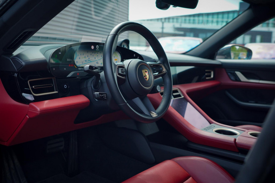 Porsche Taycan 4S Performance 84 kWh / Pano / 4Wiel Sturing / Bose / ACC / Incl BTW