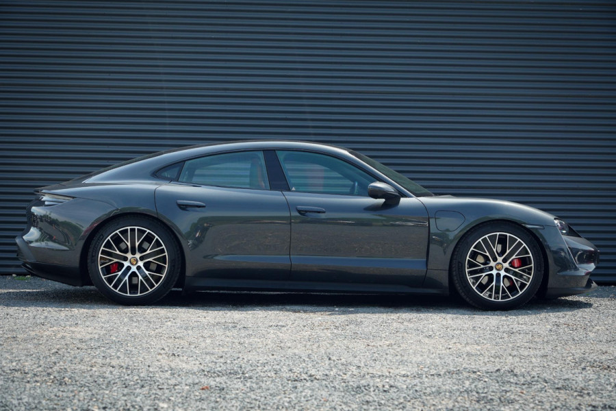 Porsche Taycan 4S Performance 84 kWh / Pano / 4Wiel Sturing / Bose / ACC / Incl BTW