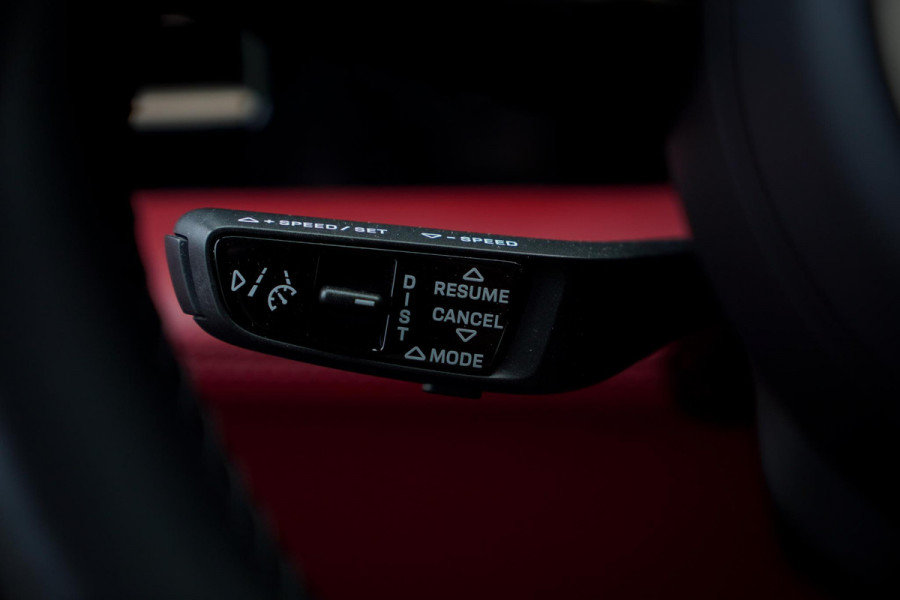 Porsche Taycan 4S Performance 84 kWh / Pano / 4Wiel Sturing / Bose / ACC / Incl BTW