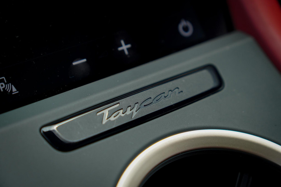 Porsche Taycan 4S Performance 84 kWh / Pano / 4Wiel Sturing / Bose / ACC / Incl BTW