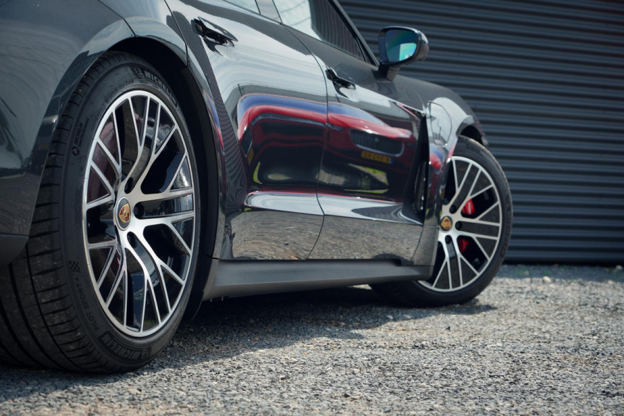 Porsche Taycan 4S Performance 84 kWh / Pano / 4Wiel Sturing / Bose / ACC / Incl BTW