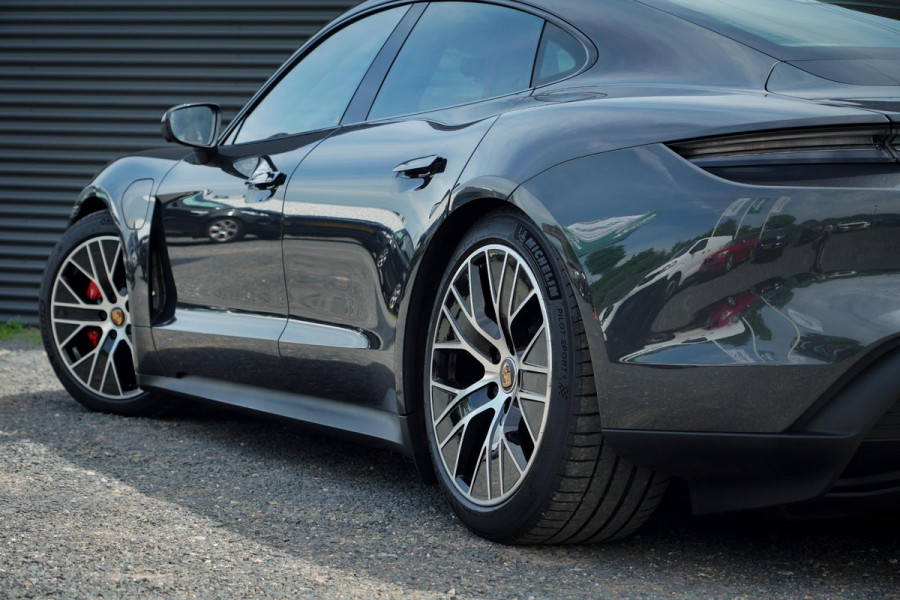 Porsche Taycan 4S Performance 84 kWh / Pano / 4Wiel Sturing / Bose / ACC / Incl BTW