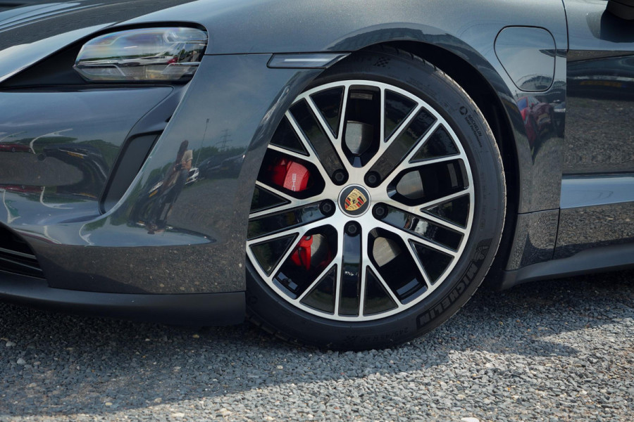 Porsche Taycan 4S Performance 84 kWh / Pano / 4Wiel Sturing / Bose / ACC / Incl BTW