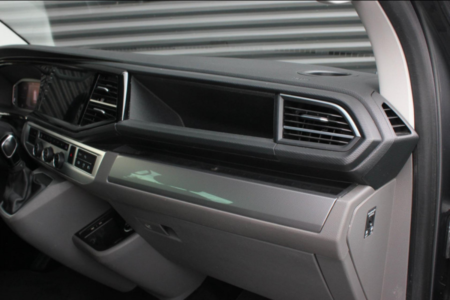 Volkswagen Transporter 2.0 TDI L2H1 30 DC CARAVELLE 199PK LEIGHTONVANS BODYKIT / FULL OPTIONS / LEDEREN BEKLEDING / APPLE CARPLAY