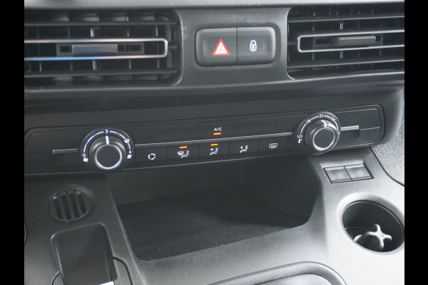 Opel Combo 1.5D 102PK L1H1 Innovation Leder Apple Carplay Android Auto Cruise Control Stoel+Stuurverwarming Navi* DAB+ Pdc Achterklep Schuifdeur Led Regen-Lichtsensor Bluetooth Laden-Kasten inbouw 1e Eigenaar Euro 6