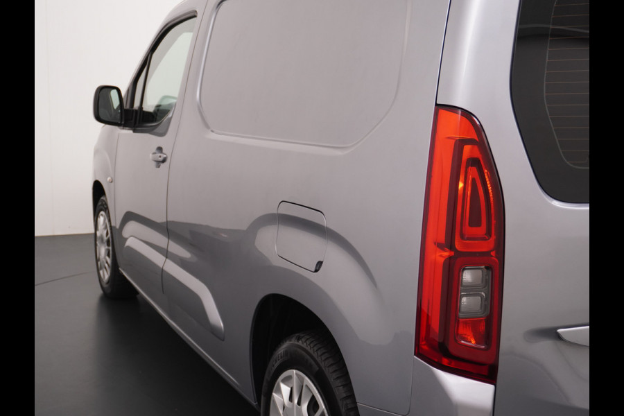 Opel Combo 1.5D 102PK L1H1 Innovation Leder Apple Carplay Android Auto Cruise Control Stoel+Stuurverwarming Navi* DAB+ Pdc Achterklep Schuifdeur Led Regen-Lichtsensor Bluetooth Laden-Kasten inbouw 1e Eigenaar Euro 6