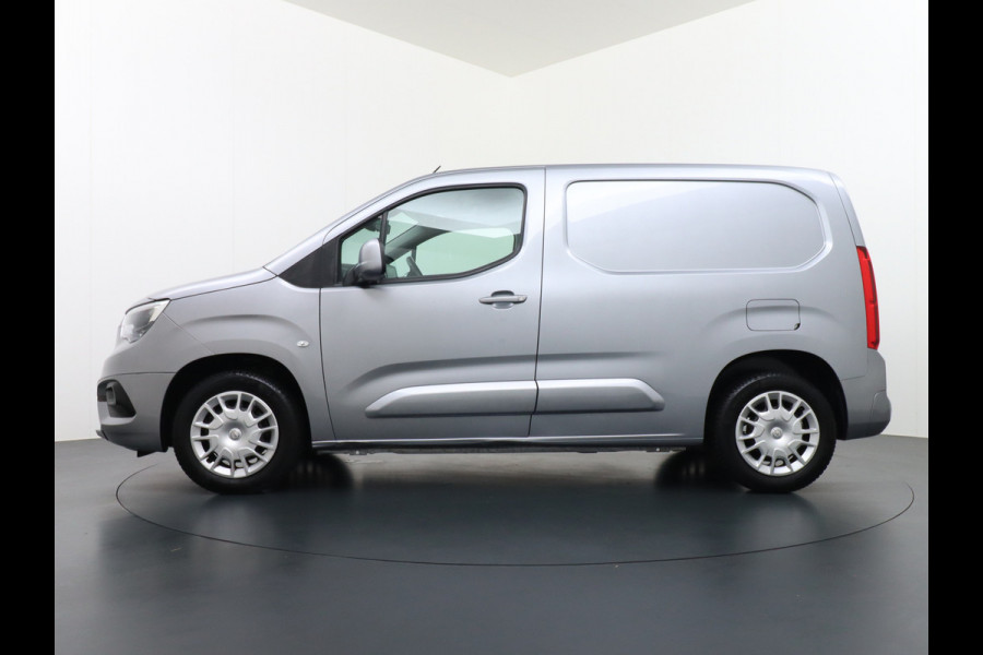 Opel Combo 1.5D 102PK L1H1 Innovation Leder Apple Carplay Android Auto Cruise Control Stoel+Stuurverwarming Navi* DAB+ Pdc Achterklep Schuifdeur Led Regen-Lichtsensor Bluetooth Laden-Kasten inbouw 1e Eigenaar Euro 6