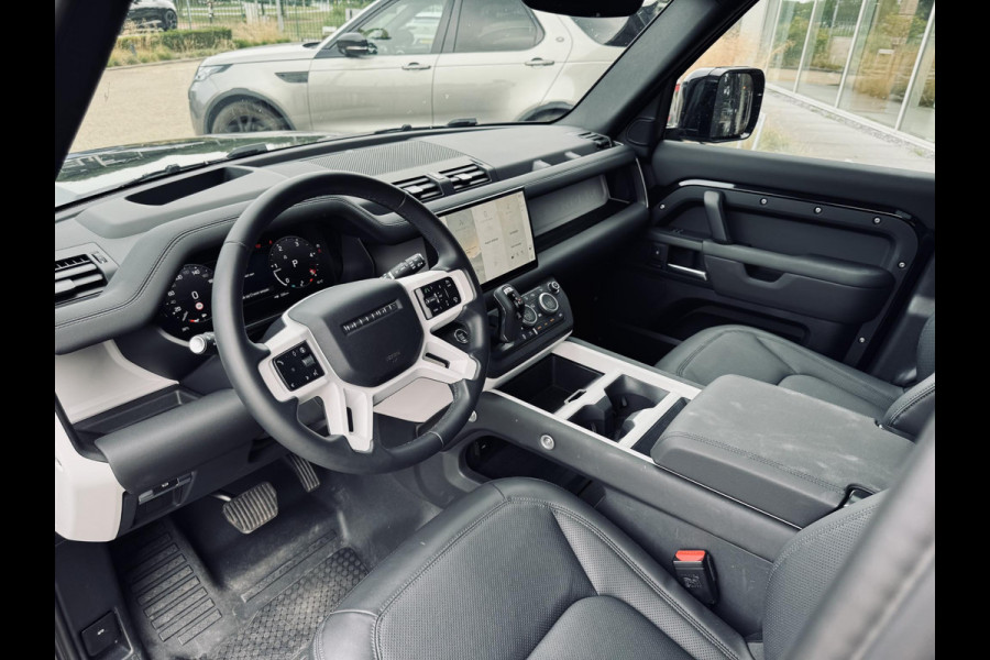 Land Rover Defender 3.0 D300 110 X-Dynamic SE