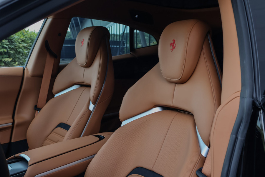Ferrari Purosangue 6.5 V12 | NEW | 135K OPTIONS | CARBON WHEELHOUSE, R+F DIFFUSERS, UNDERDOOR, MIRRORS, DOORPANELS, KICKPLATE, CENTRE CONSOLE, FRON MASSAGE REAR SEATS | FULL LEATHER PACK | DIGITAL REAR VIEW CAMERA | PRIVACY GLASS | REAR SEATS COOLED/HEATED | BURMESTER HIGH END AUDIO | ACTIVE MATRIX LED HEADLIGHTS | VAT REF. |