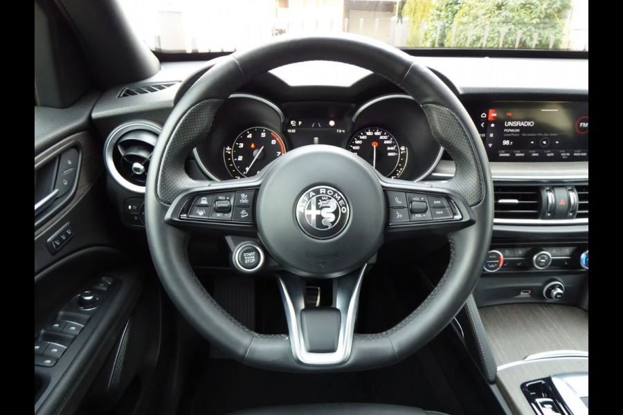 Alfa Romeo Stelvio 2.0T Q4 Ti (206kW/280pk) ** Bi-XENON/LED, NAVI+, LEDER, ACC, 19-inch LMV, MEM ** 1e EIG - 16.700 km - UNFALLFREI ** ** INFORMEER OOK NAAR ONZE AANTREKKELIJKE FINANCIAL-LEASE TARIEVEN **