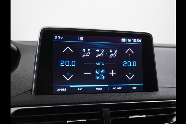 Peugeot 3008 T131PK AUT-8 Elek.Stoel+Memory+Verwarmd Trekhaak Navi Cruise Apple Carplay Android 19" Ecc 360°Camera PDC Elek.Achterklep DAB Co Led Keyless Lane Departure Privacy Glas Regen-Lichtsensor Draadloze lader Pack City Bluetooth Nieuwprijs €39.459,- Origineel Nederlandse Auto Riem vervangen !