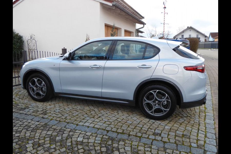 Alfa Romeo Stelvio 2.0T Q4 Ti (206kW/280pk) ** Bi-XENON/LED, NAVI+, LEDER, ACC, 19-inch LMV, MEM ** 1e EIG - 18.700 km - UNFALLFREI ** ** INFORMEER OOK NAAR ONZE AANTREKKELIJKE FINANCIAL-LEASE TARIEVEN **