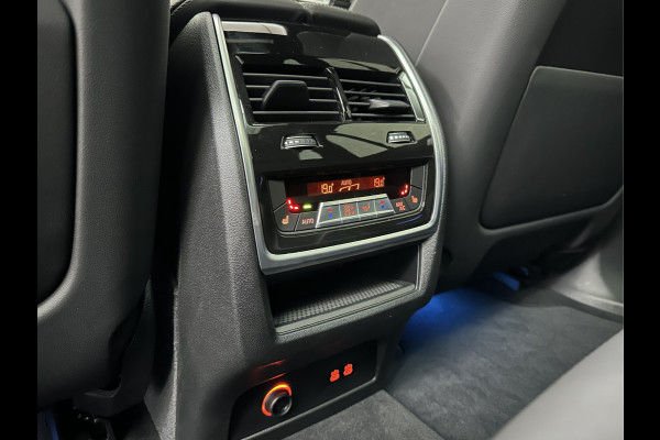 BMW X5 50e M-Performance Seats | M-Sport Pro | Sky-Lounge Pano | 360 Camera | ACC | Soft-Close | Carbon | Massage | Ventilatie | Leder-Individual | Achterasbesturing | Head-Up | 4-Zone Clima | 22 inch | 2x Memory | Trekhaak | Harman-Kardon | Beker-Clima | Stoelverwarming V+A | Stuurverwarming | M-Gordels | Parfumering | Glaspook | ISO-Glas | Zonwering |