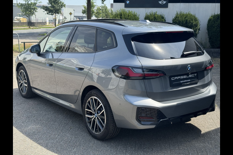 BMW 2 Serie Active Tourer 225e xDrive M pakket, Harman/Kardon, Head-Up, Trekhaak, Panoramadak, Adaptive cruise, Alle Opies!!! .Neem contact op en we maken een afspraak!