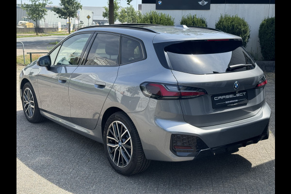 BMW 2 Serie Active Tourer 225e xDrive M pakket, Harman/Kardon, Head-Up, Trekhaak, Panoramadak, Adaptive cruise, Alle Opies!!! .Neem contact op en we maken een afspraak!