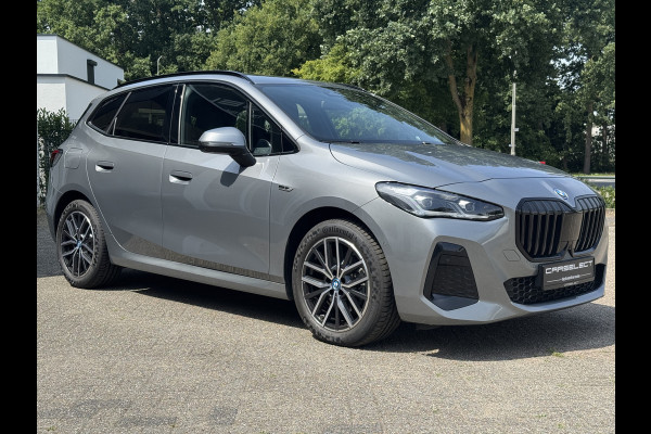 BMW 2 Serie Active Tourer 225e xDrive M pakket, Harman/Kardon, Head-Up, Trekhaak, Panoramadak, Adaptive cruise, Alle Opies!!! .Neem contact op en we maken een afspraak!