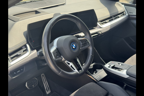 BMW 2 Serie Active Tourer 225e xDrive M pakket, Harman/Kardon, Head-Up, Trekhaak, Panoramadak, Adaptive cruise, Alle Opies!!! .Neem contact op en we maken een afspraak!