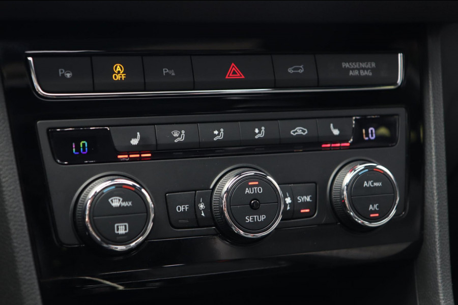 Seat Ateca 1.5 TSI Xcellence / PANODAK / KEYLESS / CAMERA / BEATS /  DODEHOEK