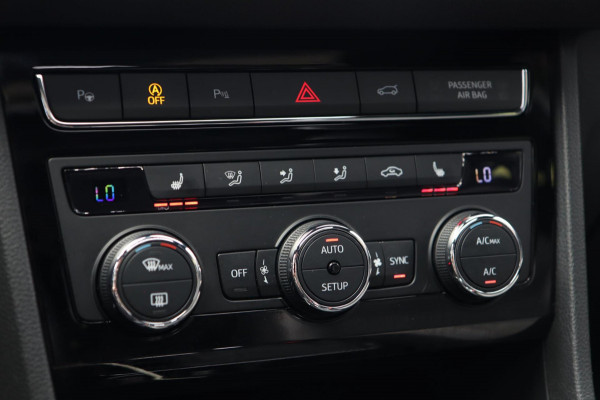 Seat Ateca 1.5 TSI Xcellence / PANODAK / KEYLESS / CAMERA / BEATS /  DODEHOEK