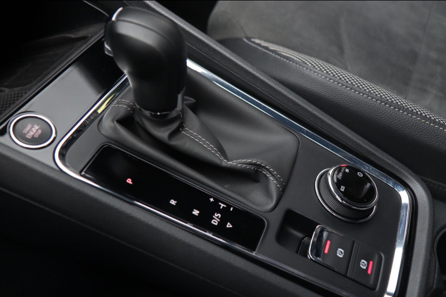 Seat Ateca 1.5 TSI Xcellence / PANODAK / KEYLESS / CAMERA / BEATS /  DODEHOEK