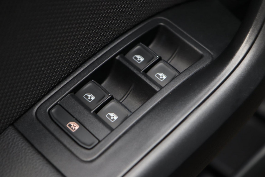 Seat Ateca 1.5 TSI Xcellence / PANODAK / KEYLESS / CAMERA / BEATS /  DODEHOEK