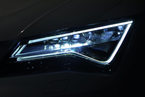 Seat Ateca 1.5 TSI Xcellence / PANODAK / KEYLESS / CAMERA / BEATS /  DODEHOEK