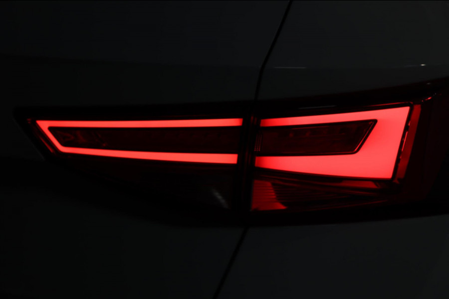 Seat Ateca 1.5 TSI Xcellence / PANODAK / KEYLESS / CAMERA / BEATS /  DODEHOEK
