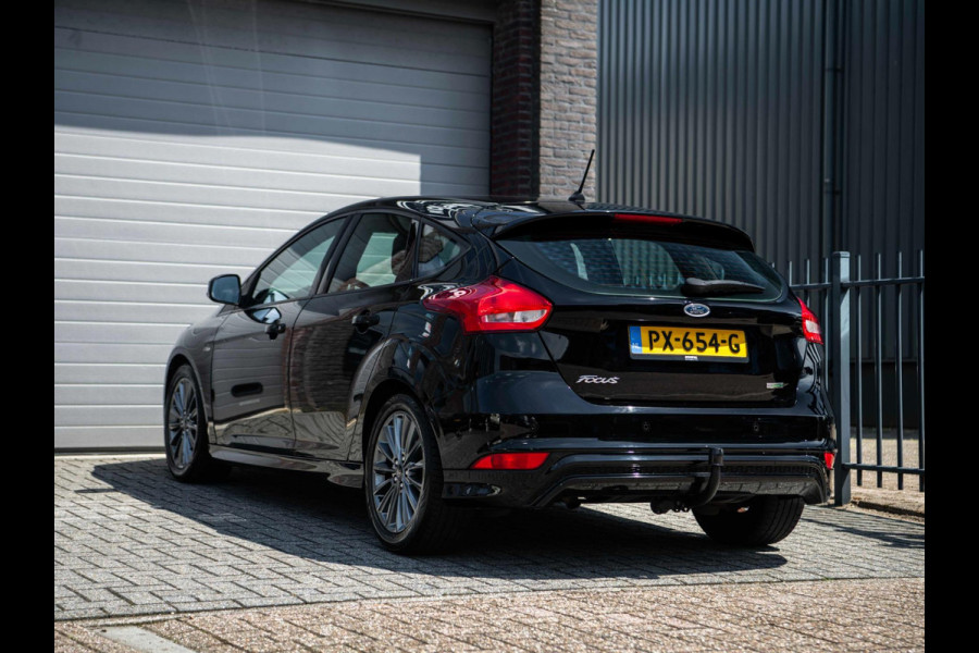 Ford Focus 1.0 ST-Line | Navi | Trekhaak | Cruise | NAP |