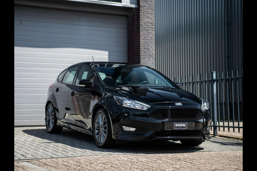 Ford Focus 1.0 ST-Line | Navi | Trekhaak | Cruise | NAP |