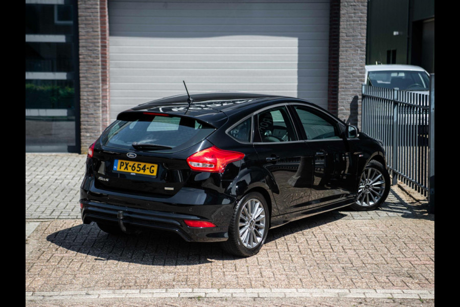 Ford Focus 1.0 ST-Line | Navi | Trekhaak | Cruise | NAP |