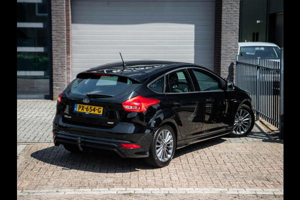 Ford Focus 1.0 ST-Line | Navi | Trekhaak | Cruise | NAP |