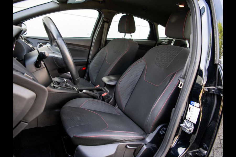Ford Focus 1.0 ST-Line | Navi | Trekhaak | Cruise | NAP |