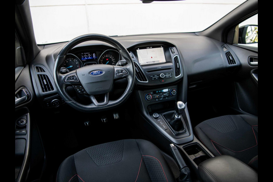 Ford Focus 1.0 ST-Line | Navi | Trekhaak | Cruise | NAP |