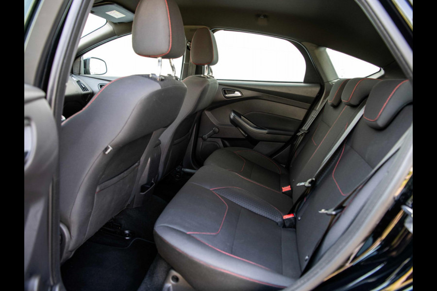 Ford Focus 1.0 ST-Line | Navi | Trekhaak | Cruise | NAP |