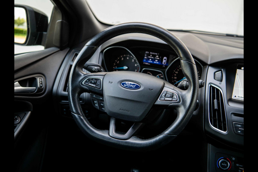Ford Focus 1.0 ST-Line | Navi | Trekhaak | Cruise | NAP |