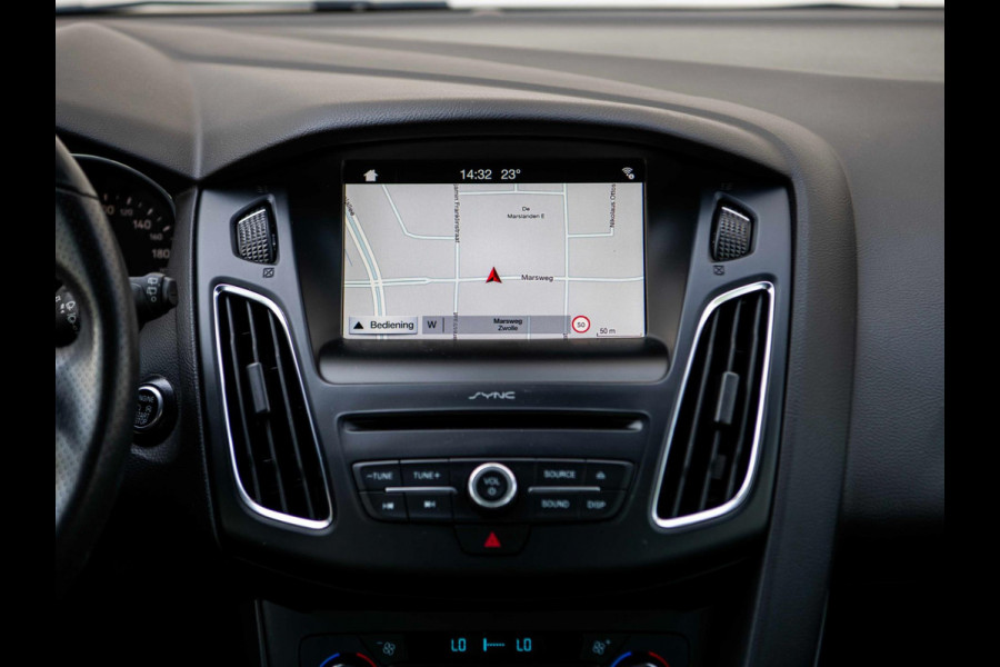 Ford Focus 1.0 ST-Line | Navi | Trekhaak | Cruise | NAP |