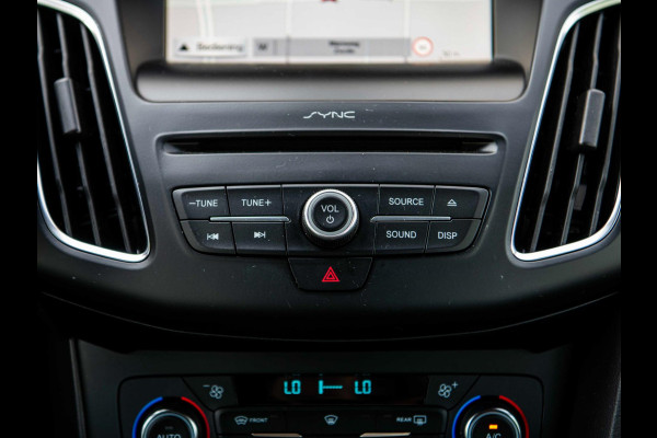 Ford Focus 1.0 ST-Line | Navi | Trekhaak | Cruise | NAP |