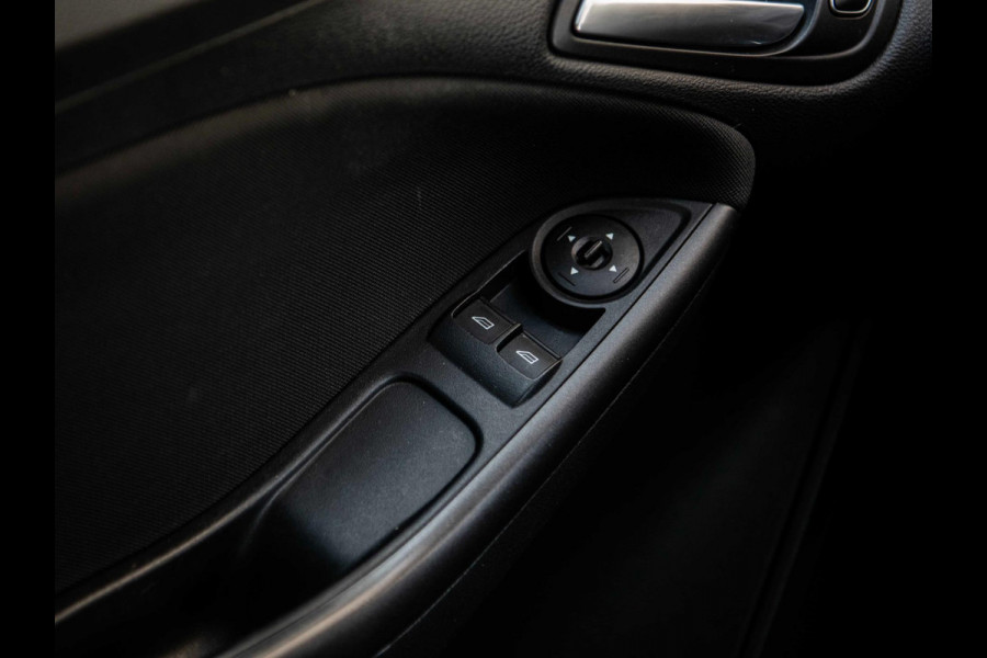 Ford Focus 1.0 ST-Line | Navi | Trekhaak | Cruise | NAP |