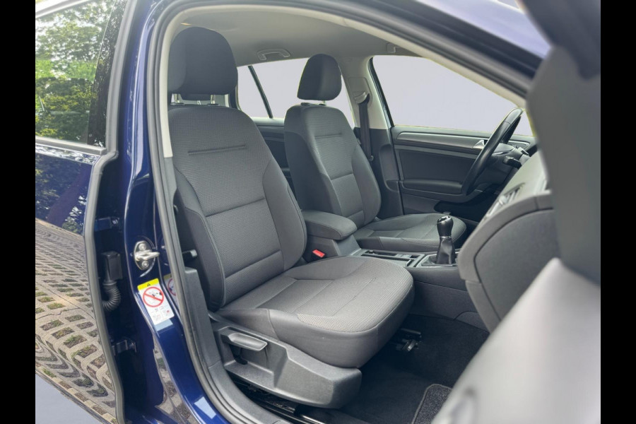 Volkswagen Golf 1.5 TSI 130 pk Comfortline, 5 deurs, navigatie, ecc, Nederlandse auto met nationale auto pas